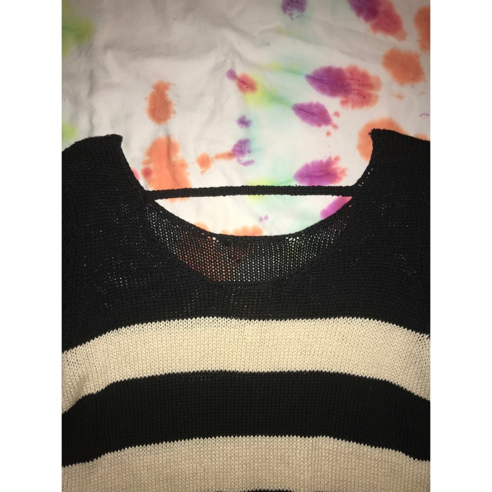 Open Back Sweater - Picture 2 of 3